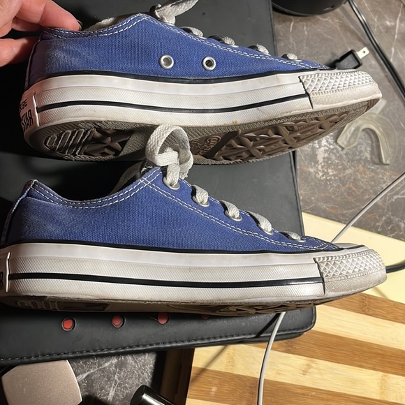 Converse women’s size 6 men’s size 4 - Picture 3 of 8